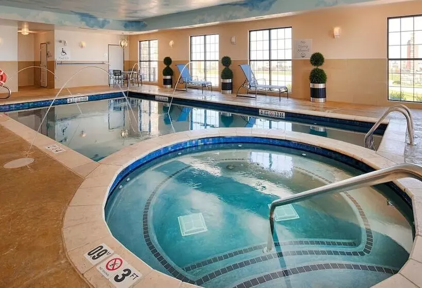 هتل Best Western Plus Emerald Inn & Suites