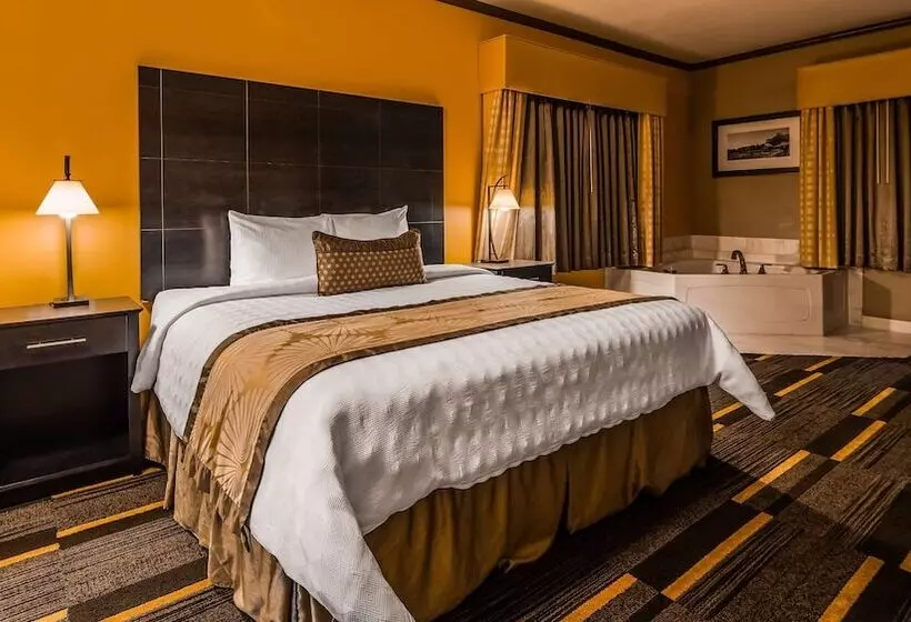 هتل Best Western Plus Emerald Inn & Suites