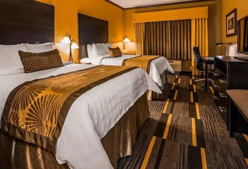 هتل Best Western Plus Emerald Inn & Suites