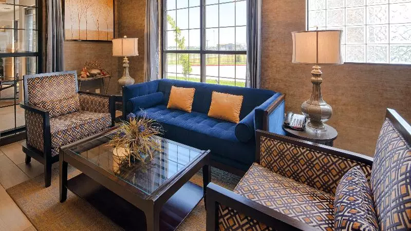 هتل Best Western Plus Emerald Inn & Suites