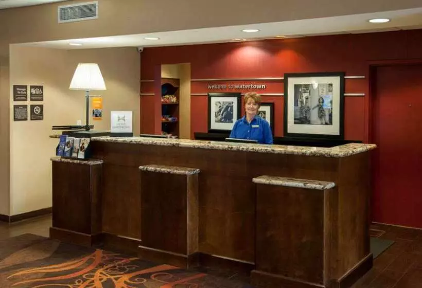 Отель Hampton Inn & Suites Watertown