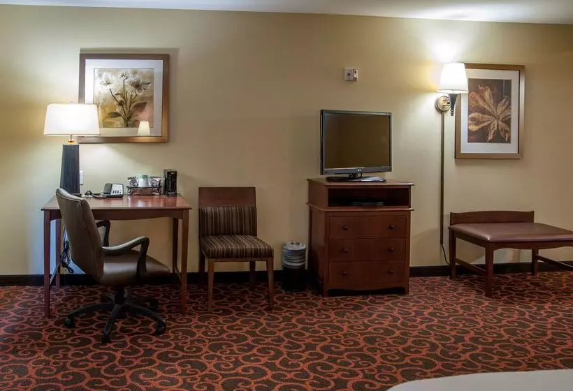 Отель Hampton Inn & Suites Watertown