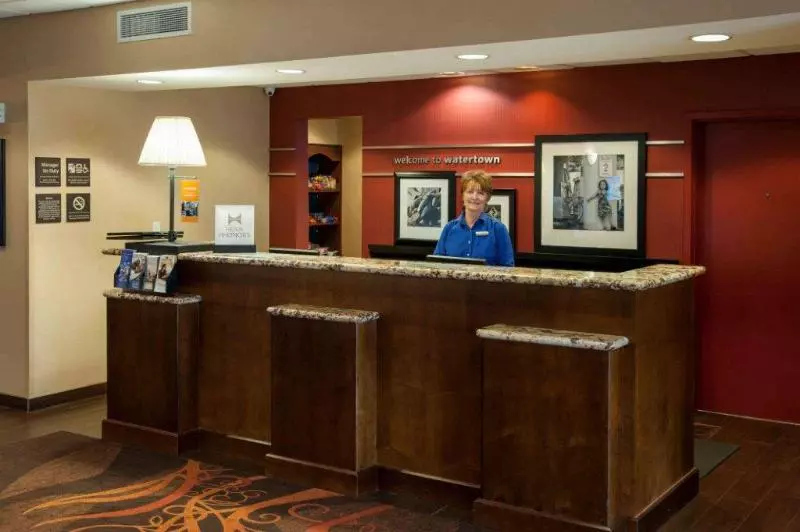Отель Hampton Inn & Suites Watertown