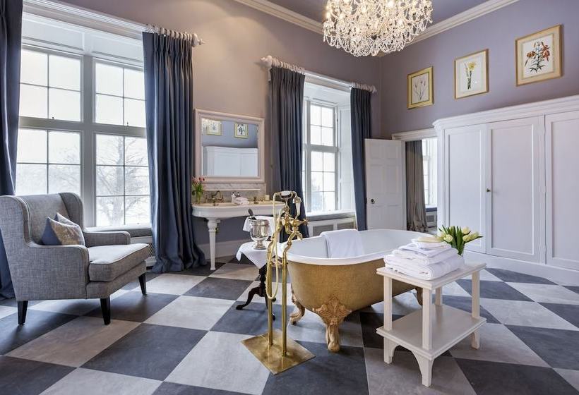 فندق Luttrellstown Castle Resort