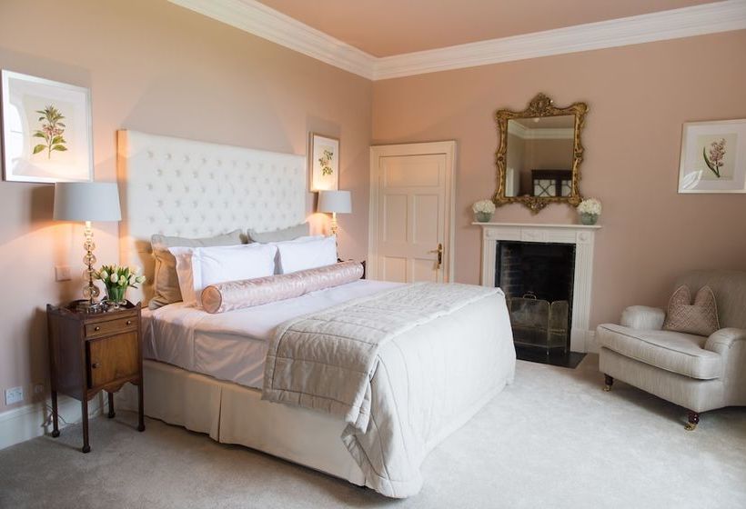 فندق Luttrellstown Castle Resort