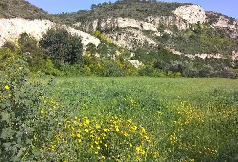 هتل Stratos Artdeco House