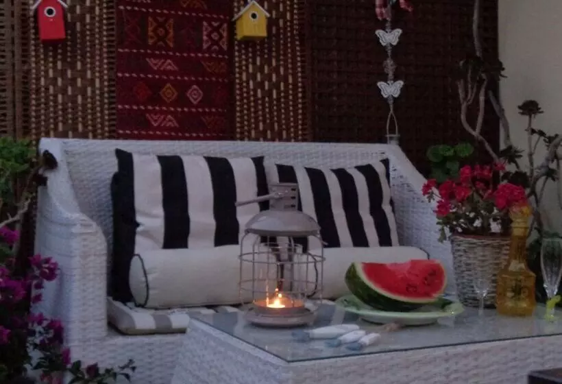 هتل Stratos Artdeco House