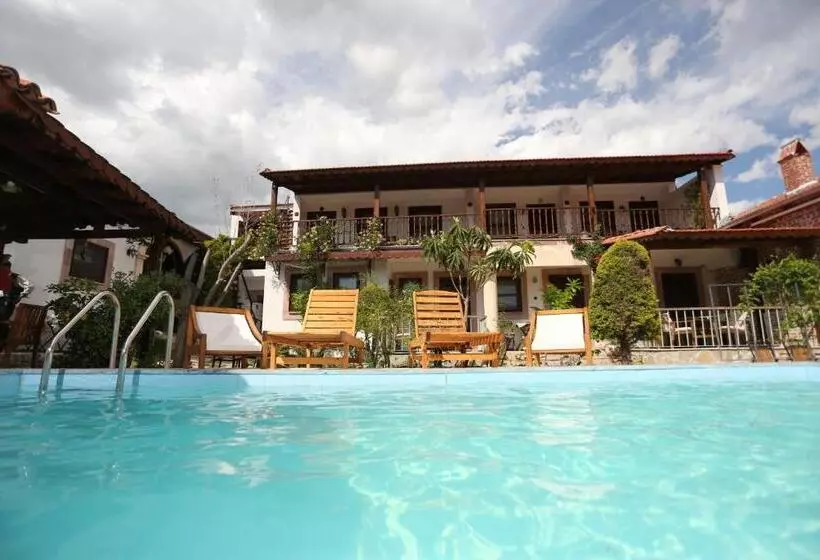 ペンション Akropolis Guest House