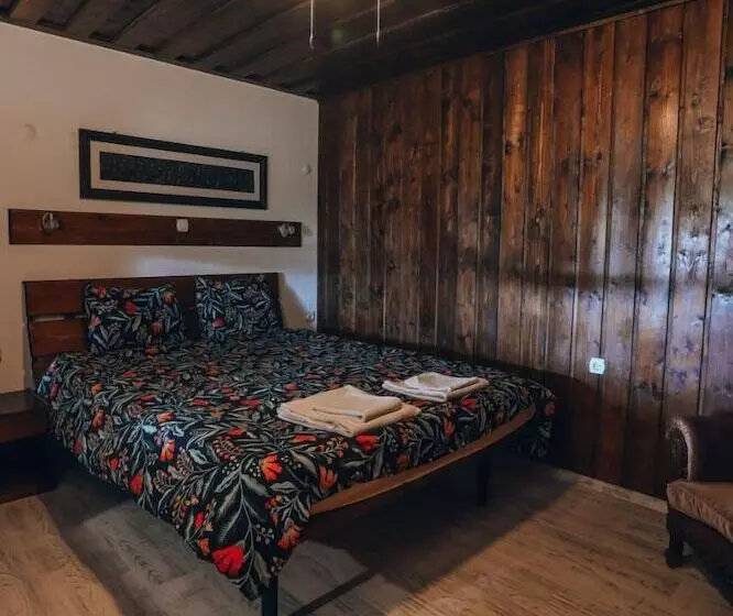 ペンション Akropolis Guest House