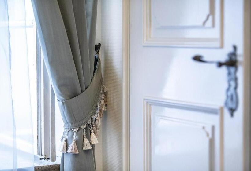 مبيت وإفطار Academy Pension