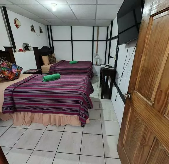 هتل Francisco S Rest House