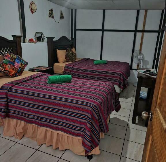 هتل Francisco S Rest House