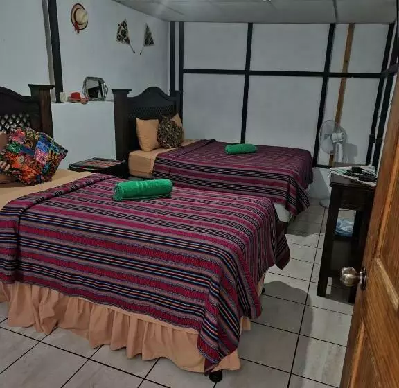 هتل Francisco S Rest House