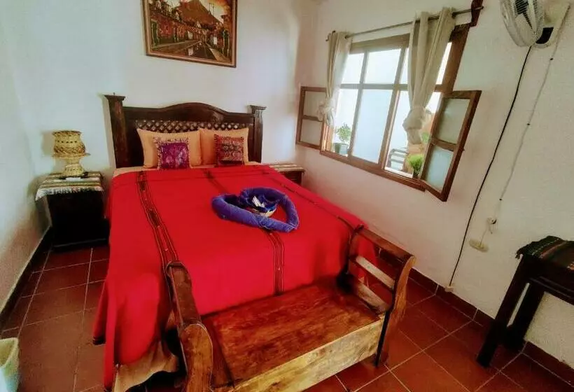 هتل Francisco S Rest House