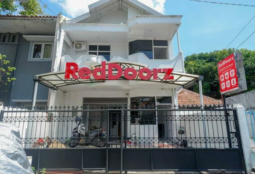 בית מלון כפרי Koolkost Syariah Near Universitas Pgri Semarang   Minimun Stay 6 Nights