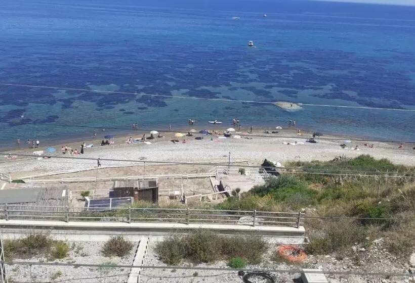 ベッドアンドブレックファースト La Cycas