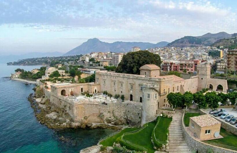 مبيت وإفطار La Cycas