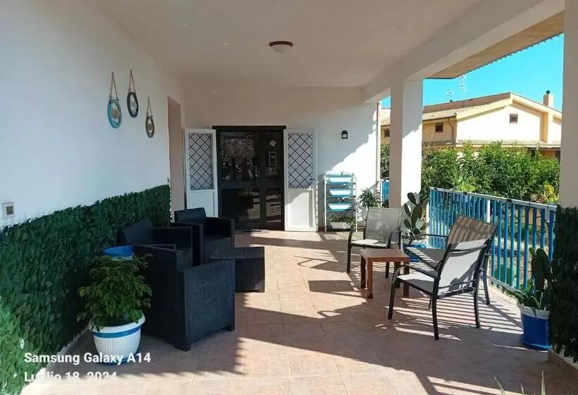 ベッドアンドブレックファースト La Cycas