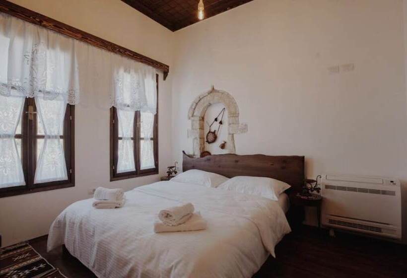 ホテル Tradita E Beratit