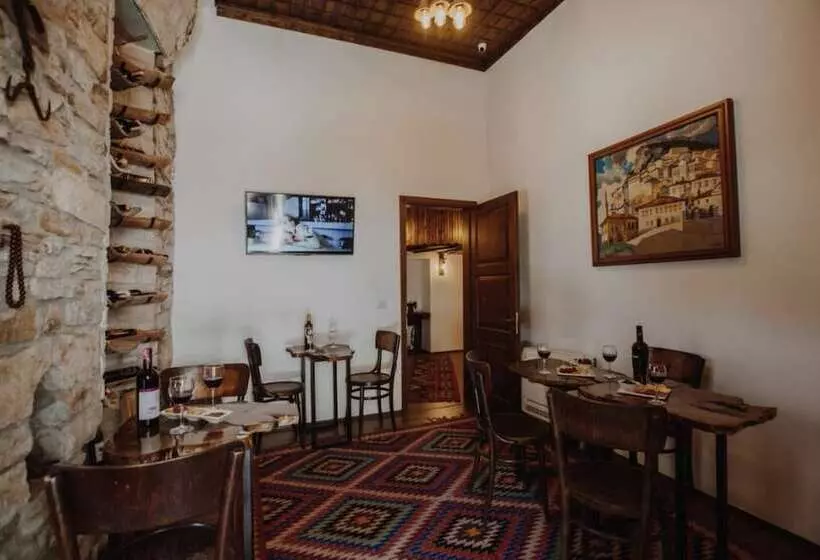 ホテル Tradita E Beratit