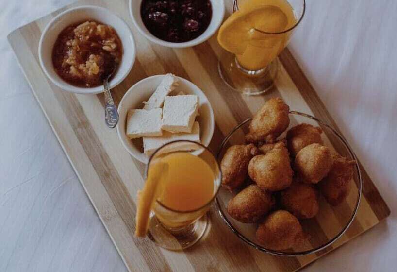 ホテル Tradita E Beratit