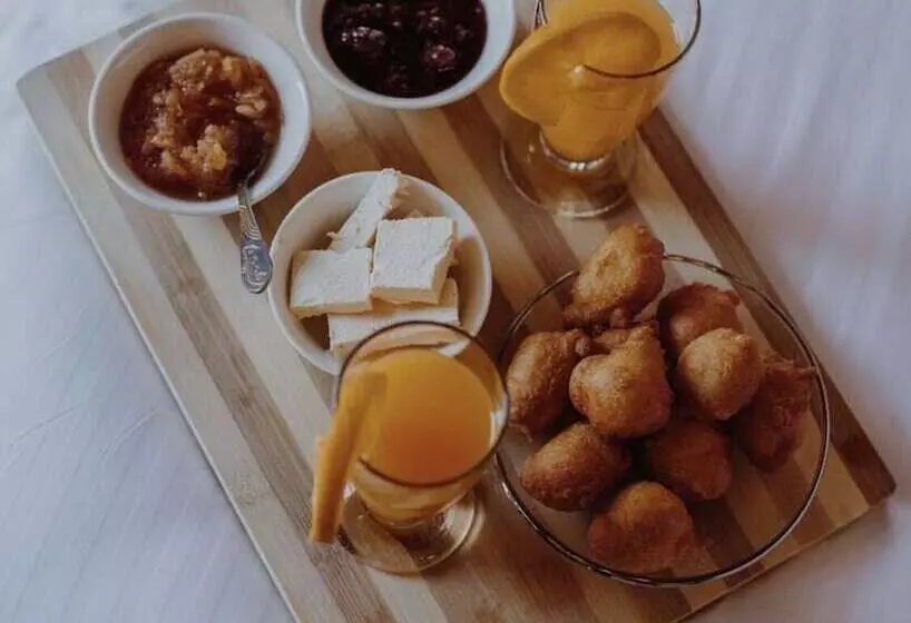 ホテル Tradita E Beratit