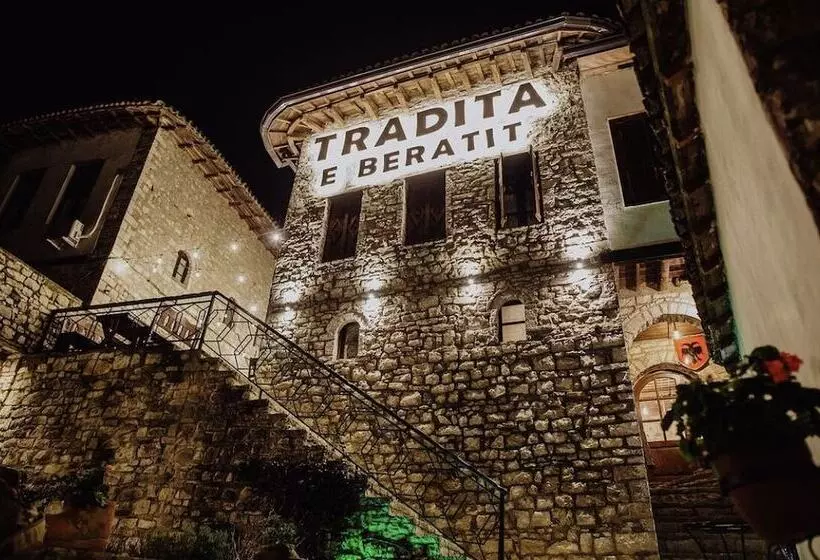 ホテル Tradita E Beratit