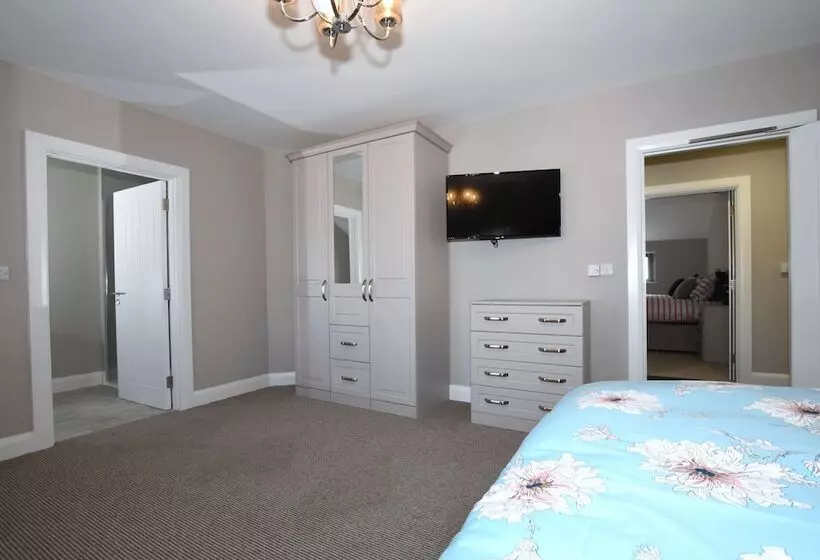 Homestead Hillsborough Guest Rooms