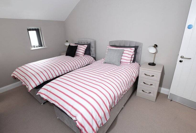 Homestead Hillsborough Guest Rooms