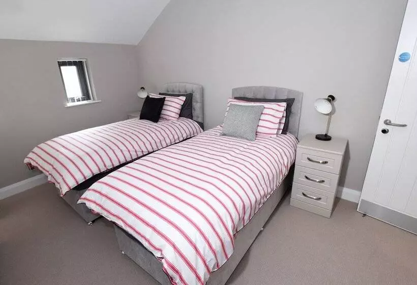 Homestead Hillsborough Guest Rooms