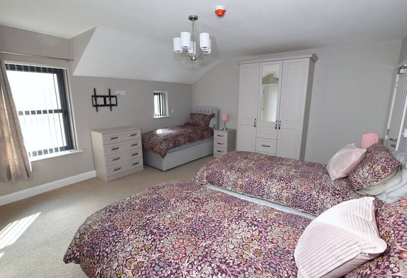 Homestead Hillsborough Guest Rooms