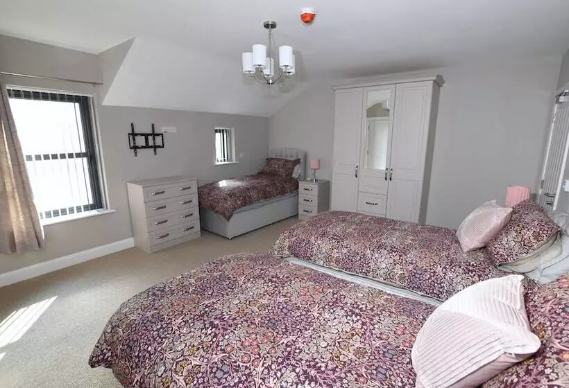 Homestead Hillsborough Guest Rooms