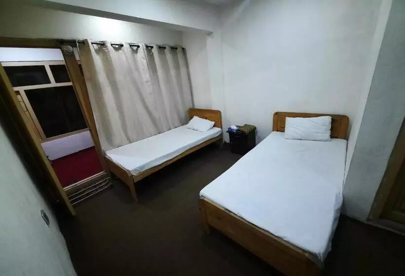 هتل Highlander Inn Skardu