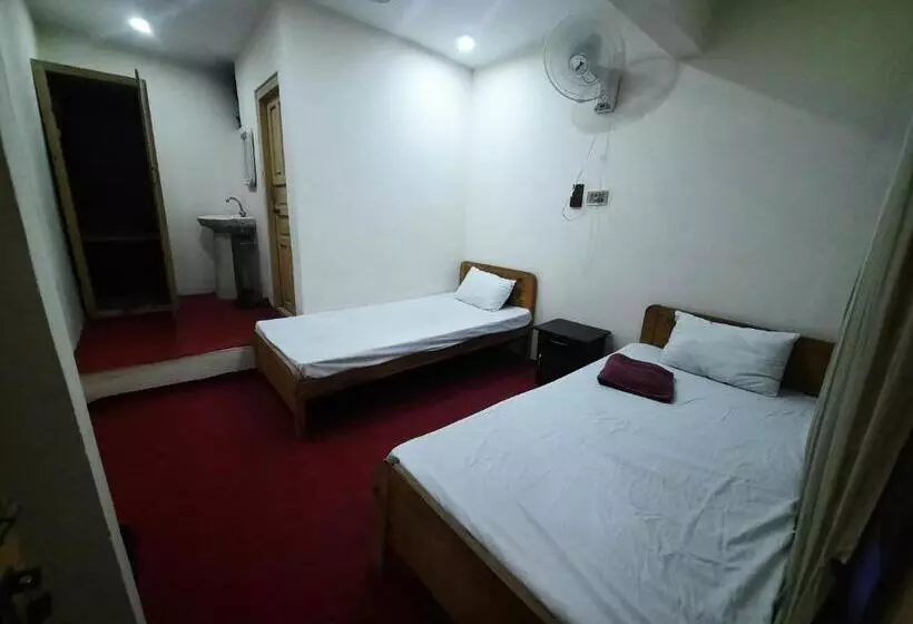 هتل Highlander Inn Skardu