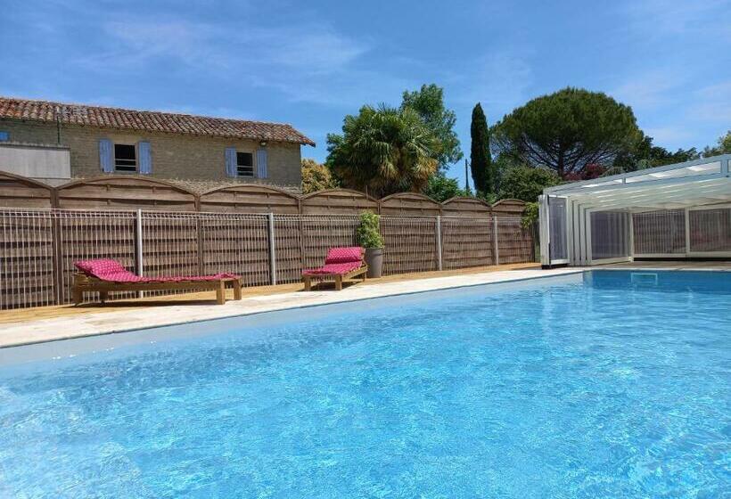 مبيت وإفطار Domaine De Fontsauzine   Gîtes Et Chambre D Hôtes