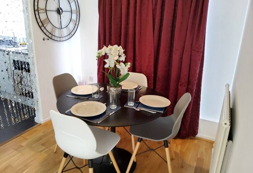 Charming 2 Bed Apartment Located In Elham Norwich