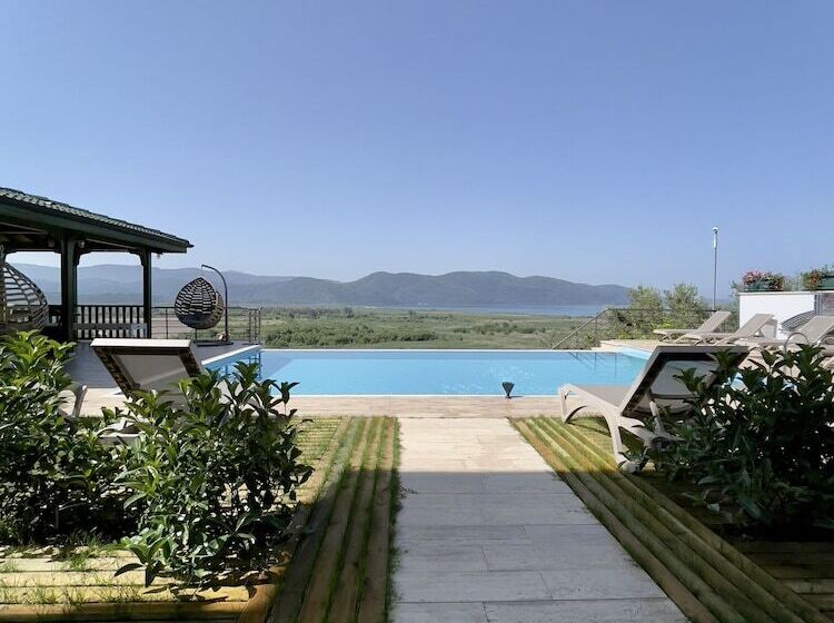 בית מלון כפרי Beacon Hill Suites