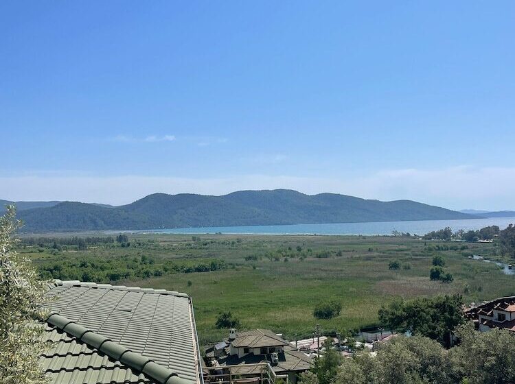 בית מלון כפרי Beacon Hill Suites