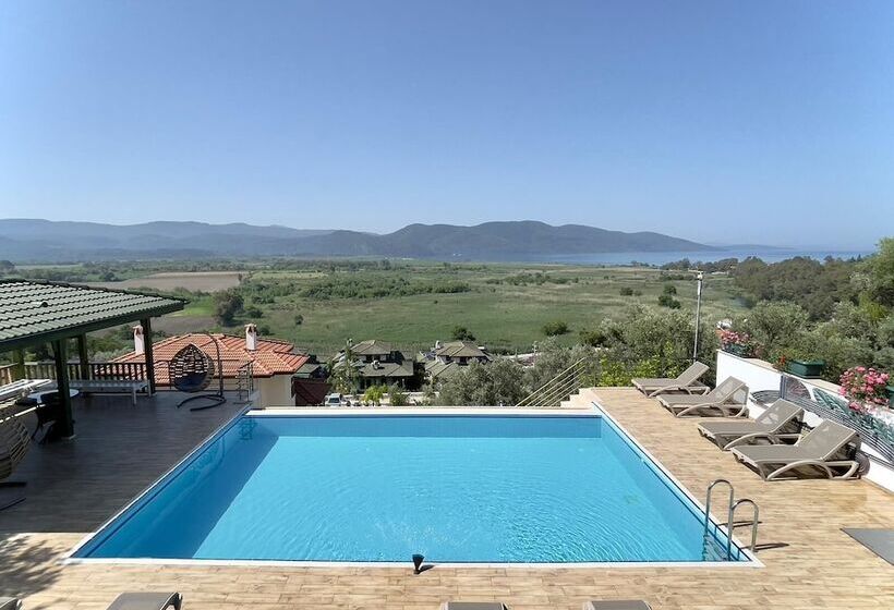 בית מלון כפרי Beacon Hill Suites