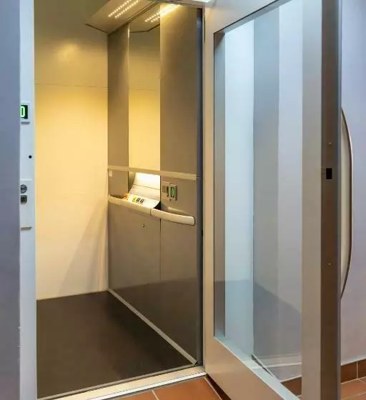 Hotelli Ngwenya City