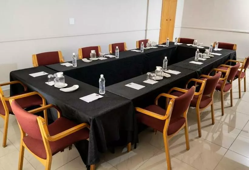 Hotelli Ngwenya City