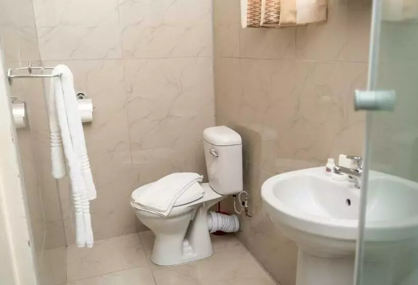 Hotelli Ngwenya City