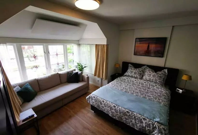 ペンション Unique Courtyard House With Sauna In Alkmaar City Center