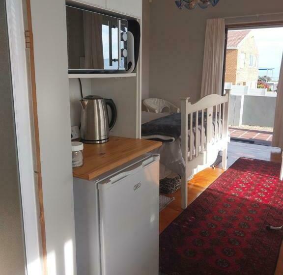 بنسيون Oppikoppi De Kelders