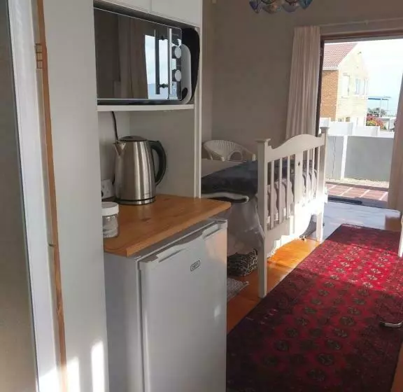 Majatalo Oppikoppi De Kelders