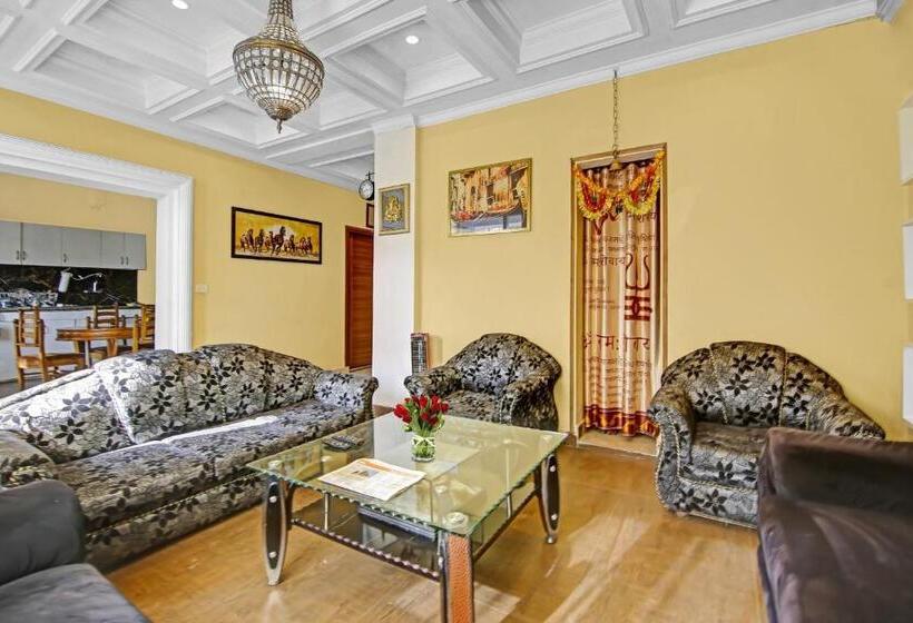 בית מלון כפרי Super Collection O Grey Castle Inn