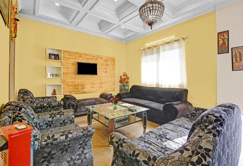 בית מלון כפרי Super Collection O Grey Castle Inn