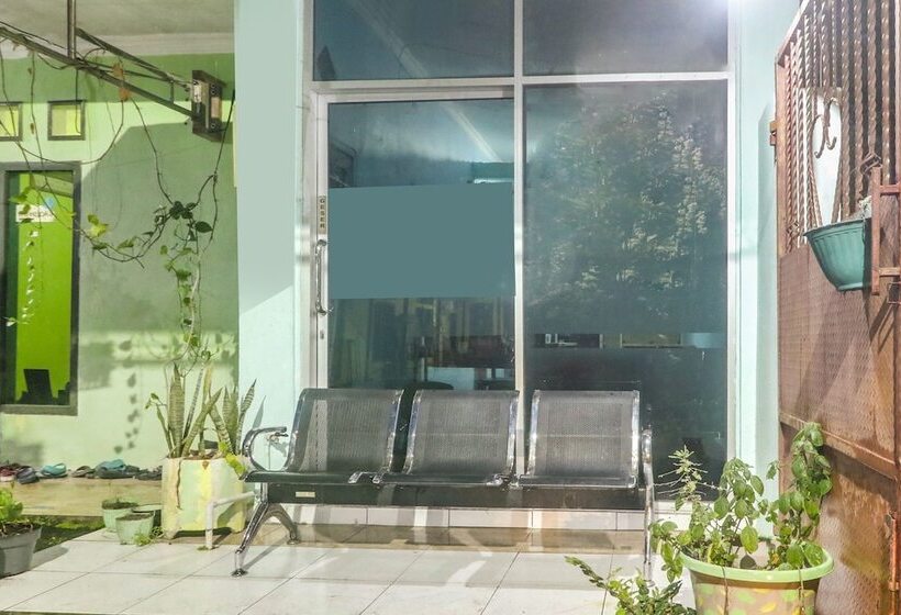 בית מלון כפרי Oyo 91262 Wisma Sido Moro