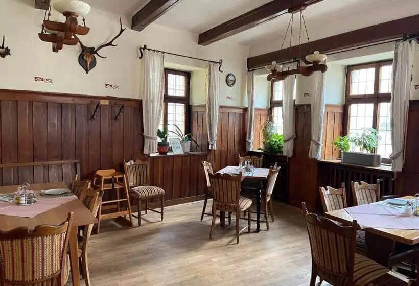 Hotelli Pension Main Art