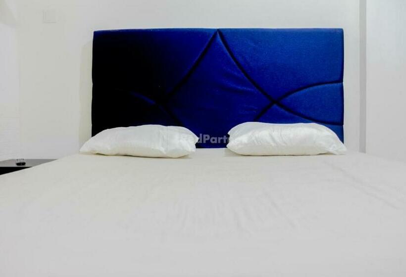 בית מלון כפרי Redliving Apartemen Paradise Mansion   Gunawan